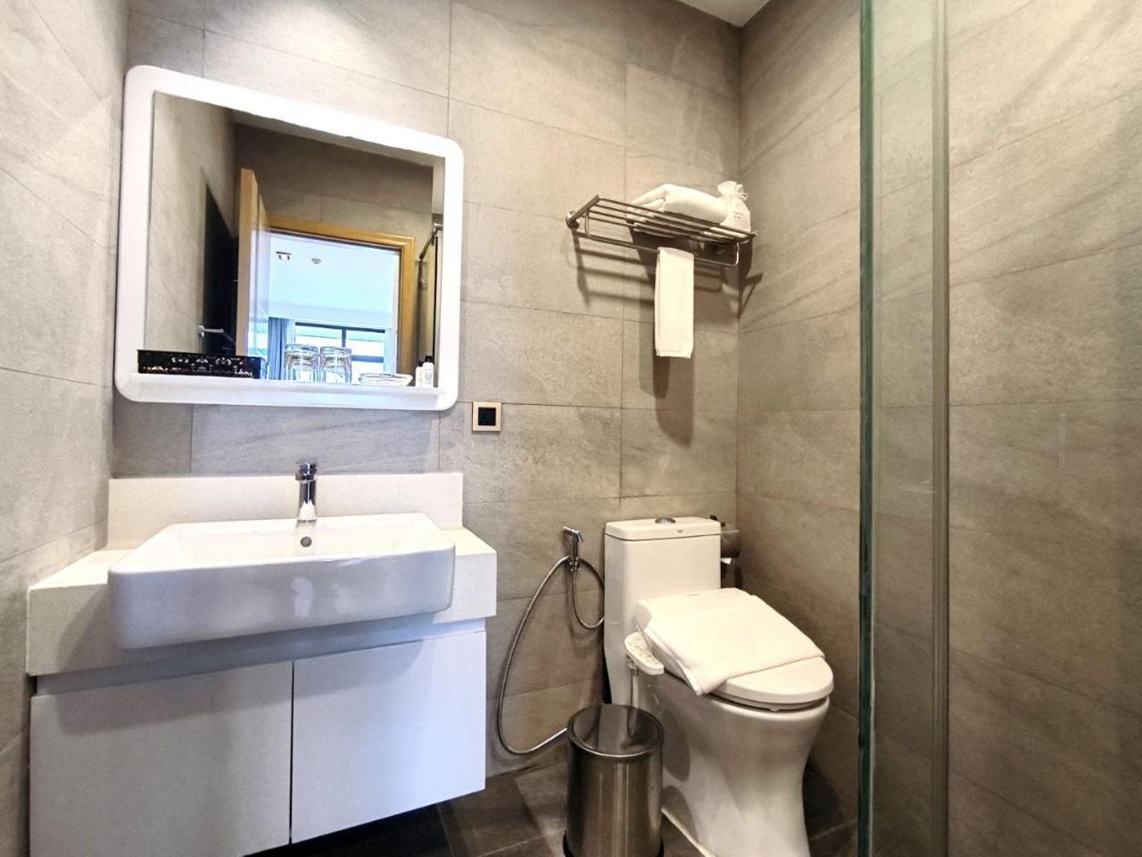 The View Serviced Residence 豪景日式酒店公寓 Phnom Penh Exterior photo